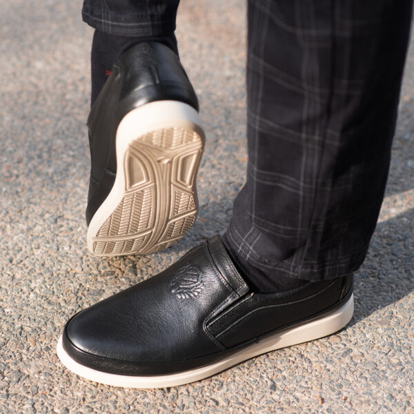 Men’s Turkiye-built Leather Shoes in Bold Black Color