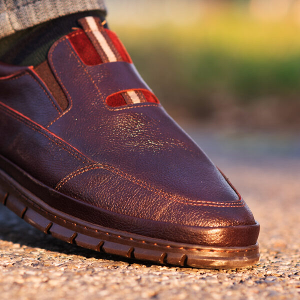 Men’s Turkiye-Origin Leather Shoes in Classic Maroon
